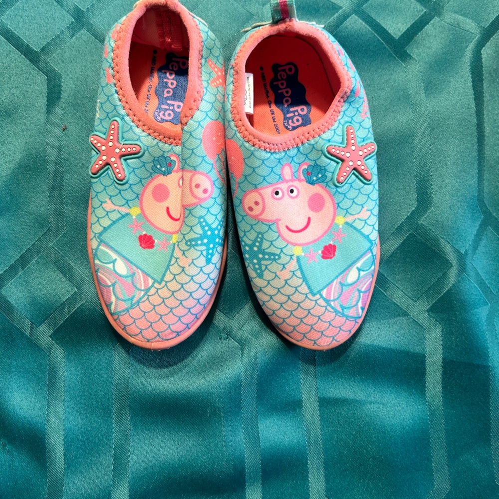 Peppa Pig Water Shoes. Size 9. NWOT
